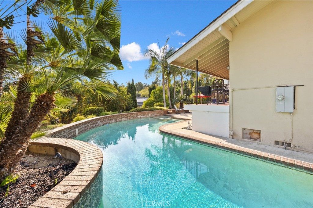 1481 Kensington Drive