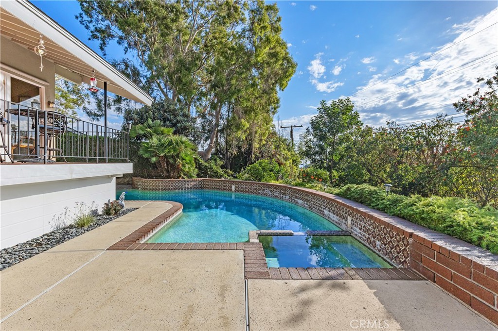 1481 Kensington Drive