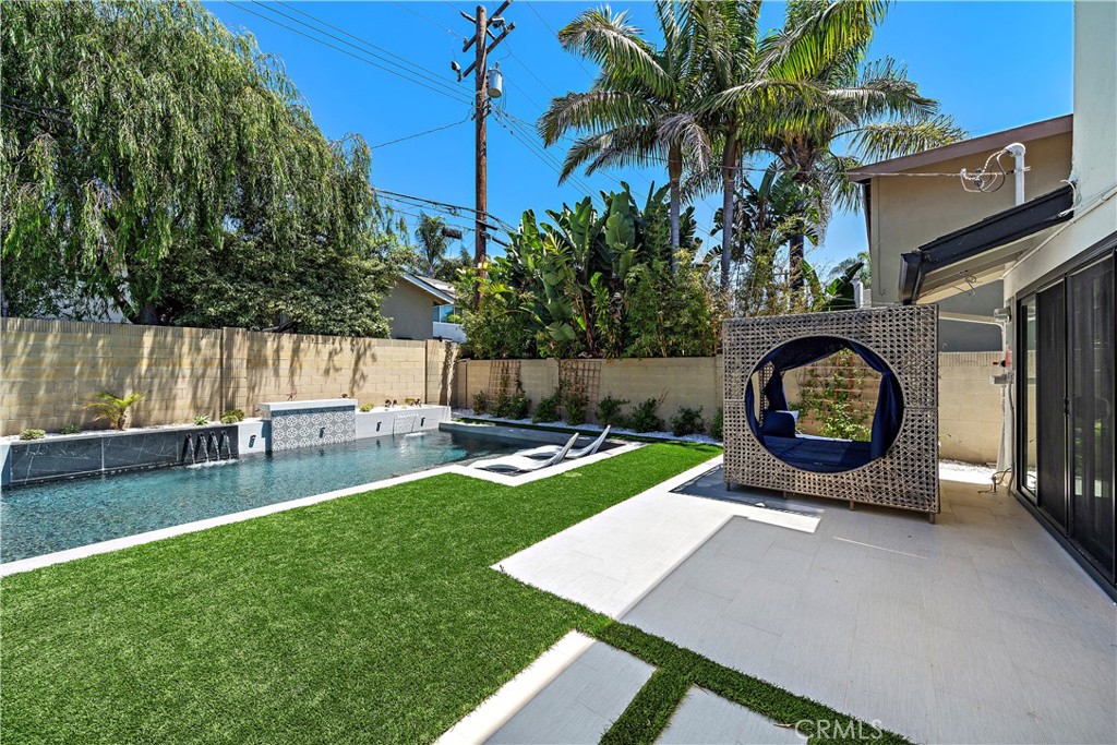 6431 Reubens Drive