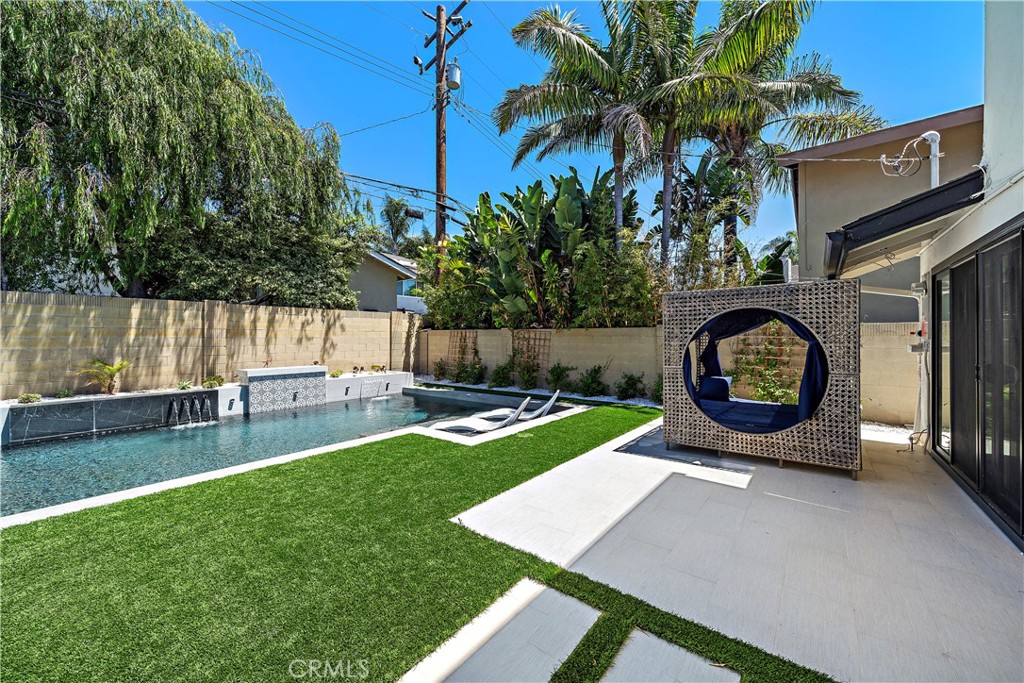 6431 Reubens Drive