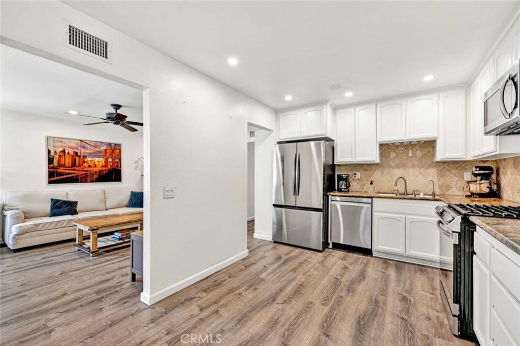 215 E Taft Avenue 4