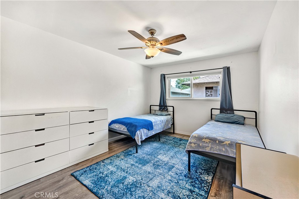 215 E Taft Avenue 4