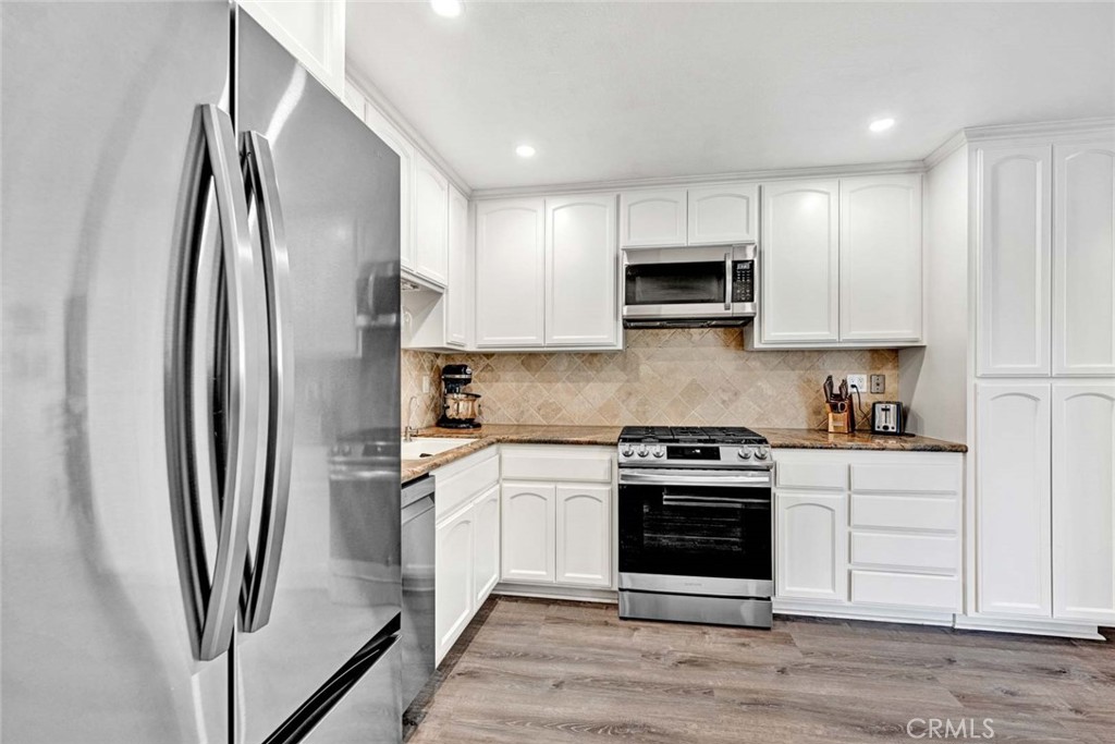 215 E Taft Avenue 4