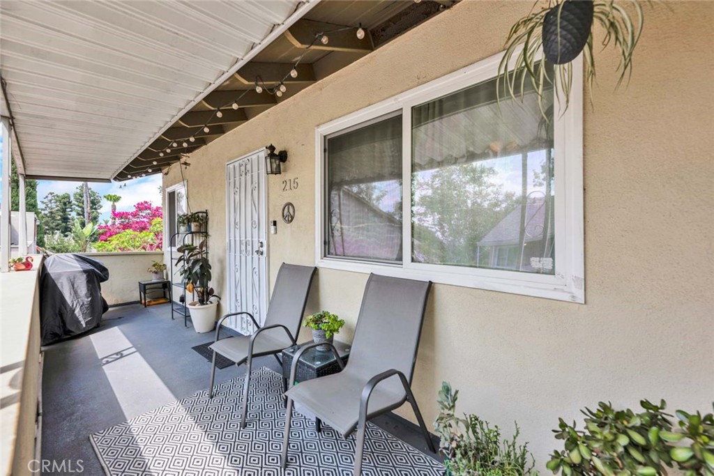 215 E Taft Avenue 4