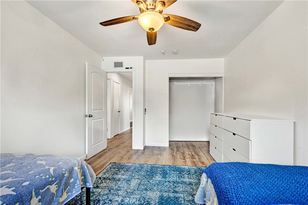 215 E Taft Avenue 4