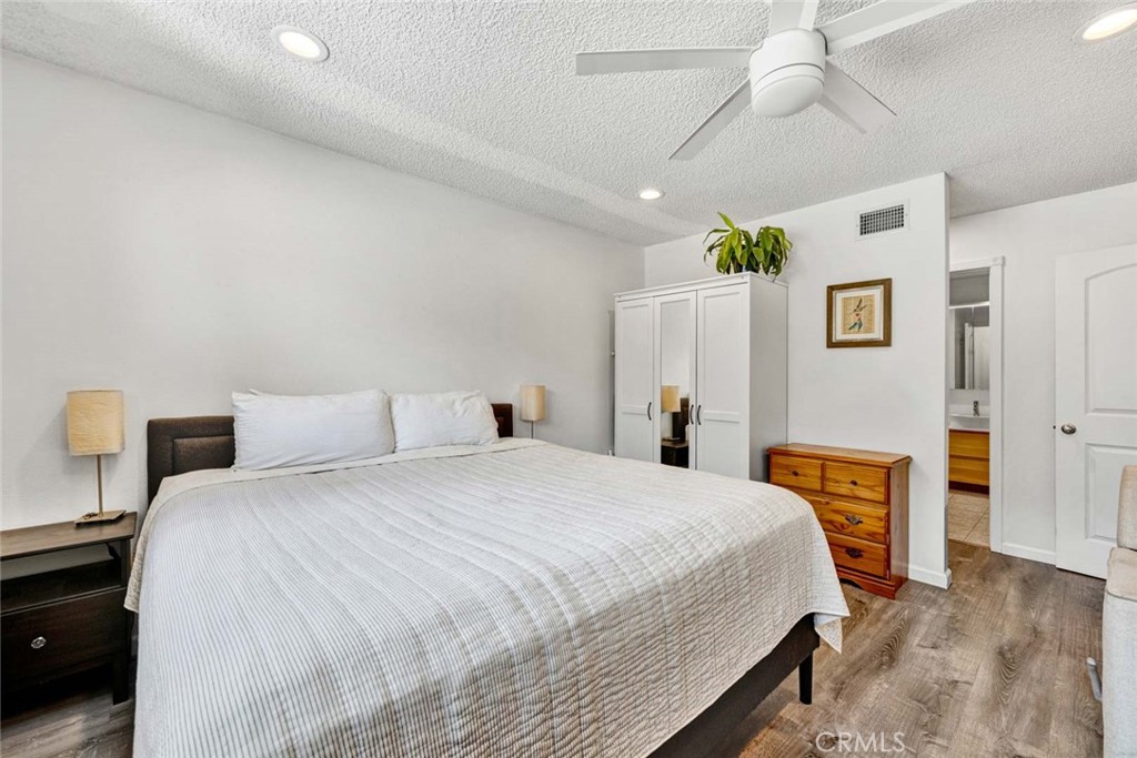 215 E Taft Avenue 4