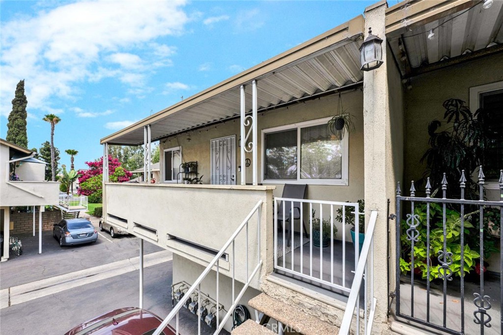 215 E Taft Avenue 4