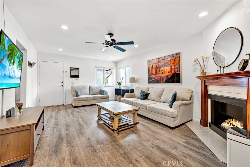 215 E Taft Avenue 4