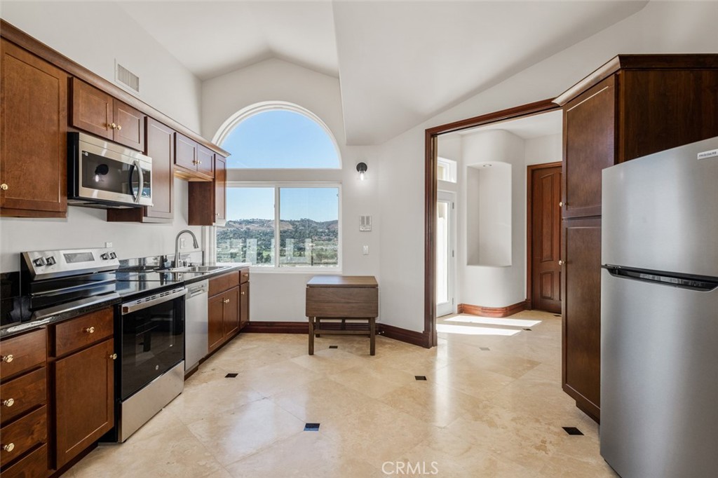 33561 Valle Road