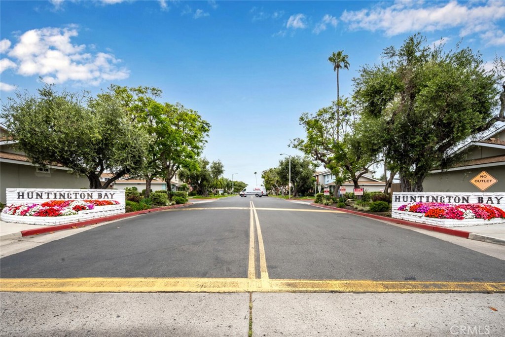 10158 Ascot Circle