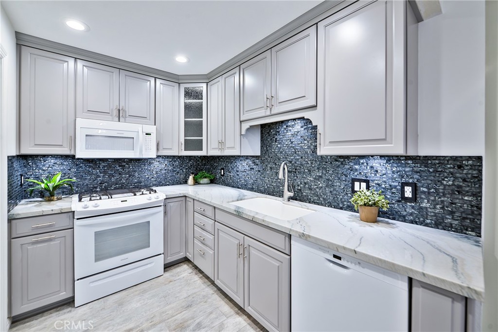 5627 E Plaza De Indios