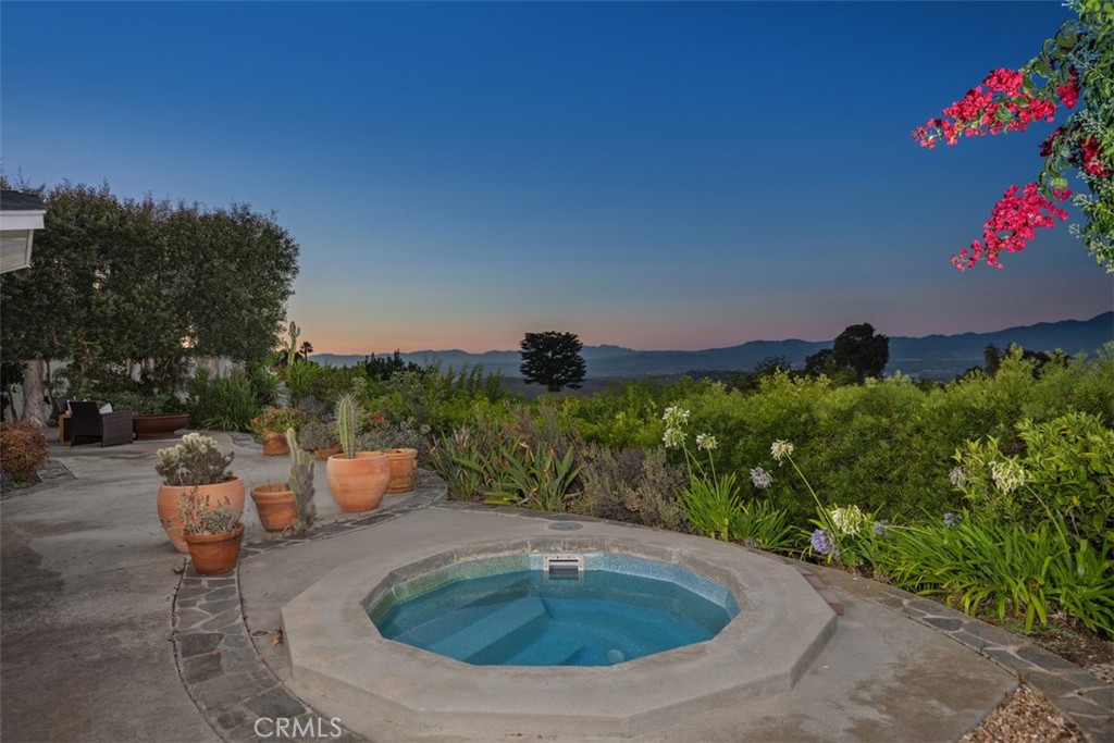 3180 Mountain View Drive