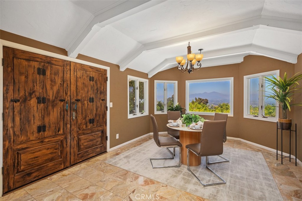 3180 Mountain View Drive