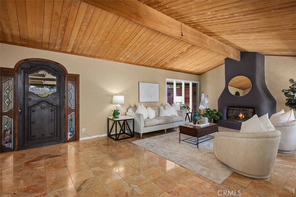 3180 Mountain View Drive