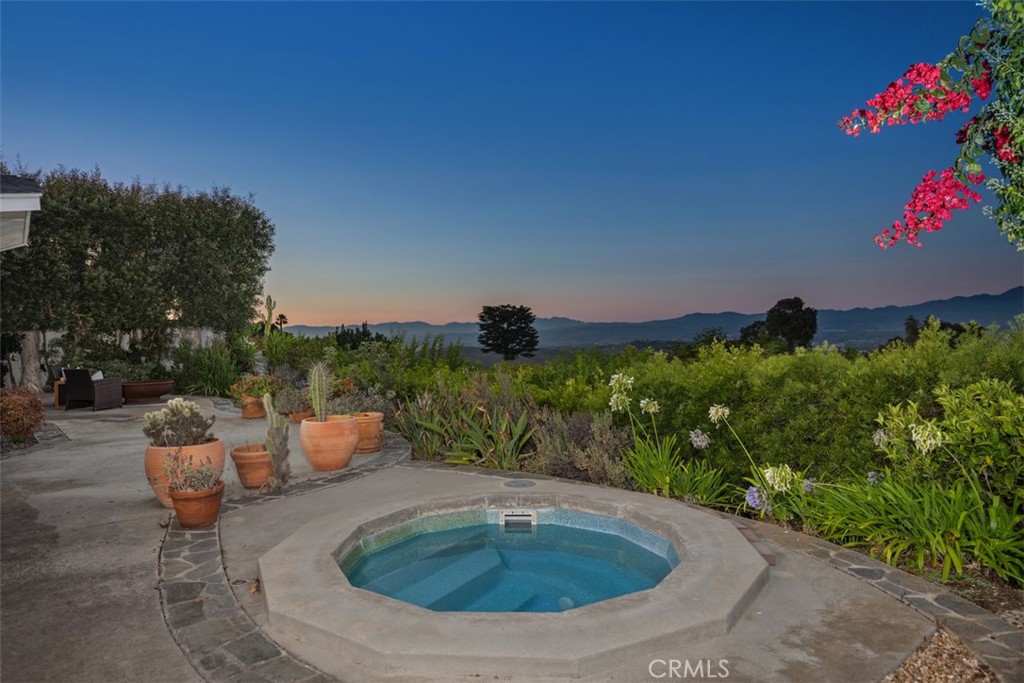 3180 Mountain View Drive