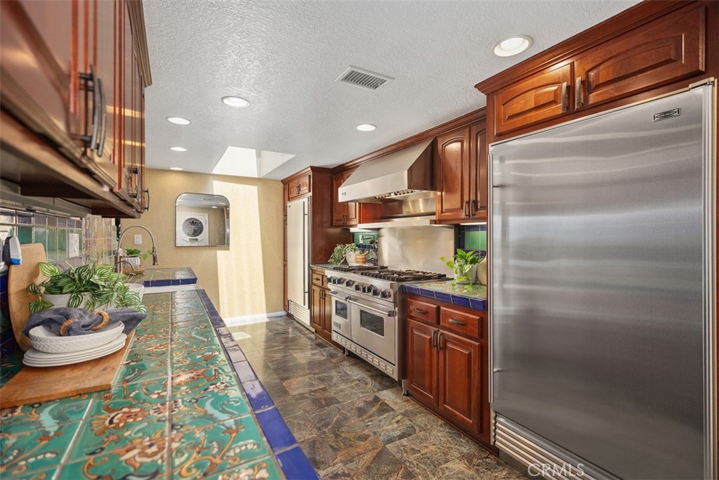 3180 Mountain View Drive