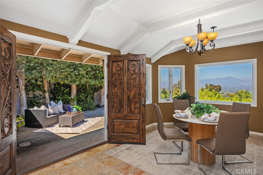3180 Mountain View Drive