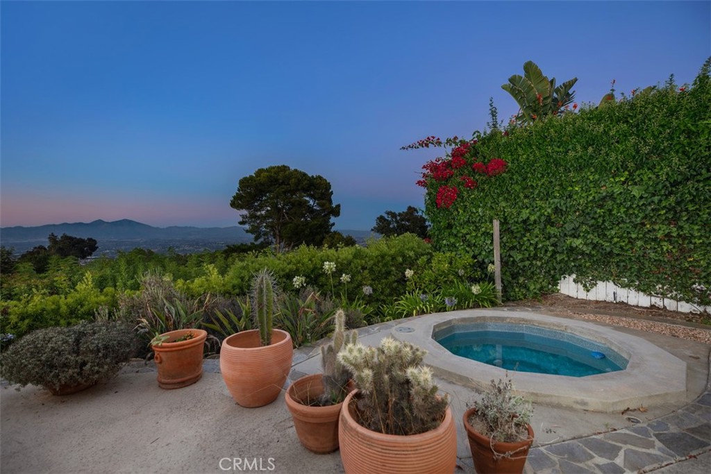 3180 Mountain View Drive