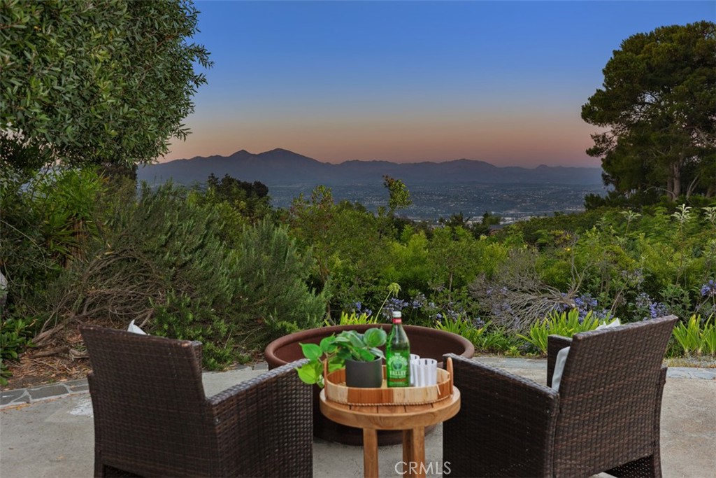 3180 Mountain View Drive