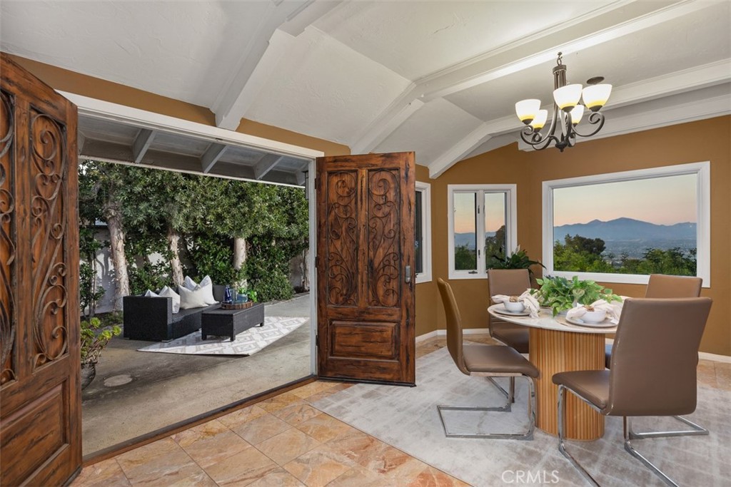 3180 Mountain View Drive