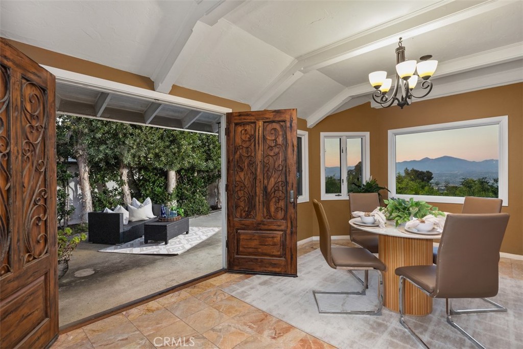 3180 Mountain View Drive