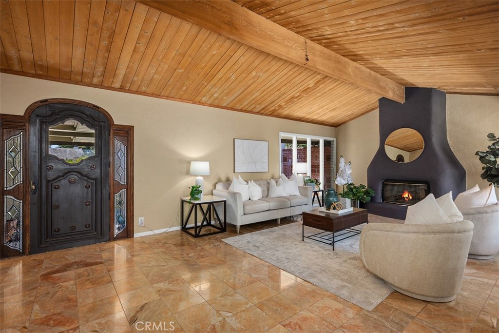 3180 Mountain View Drive