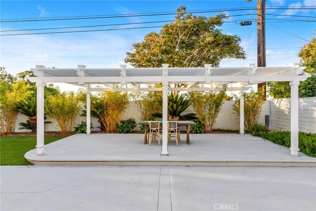 9171 Regatta Drive