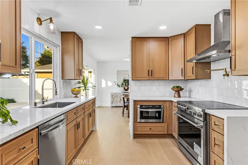 9171 Regatta Drive