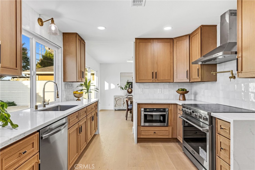 9171 Regatta Drive