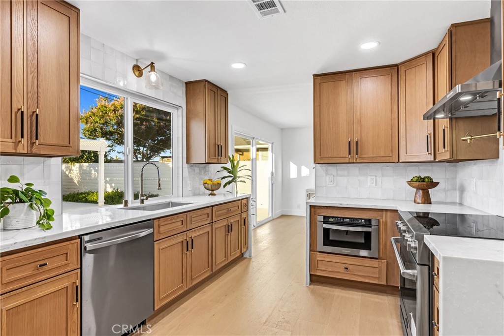 9171 Regatta Drive