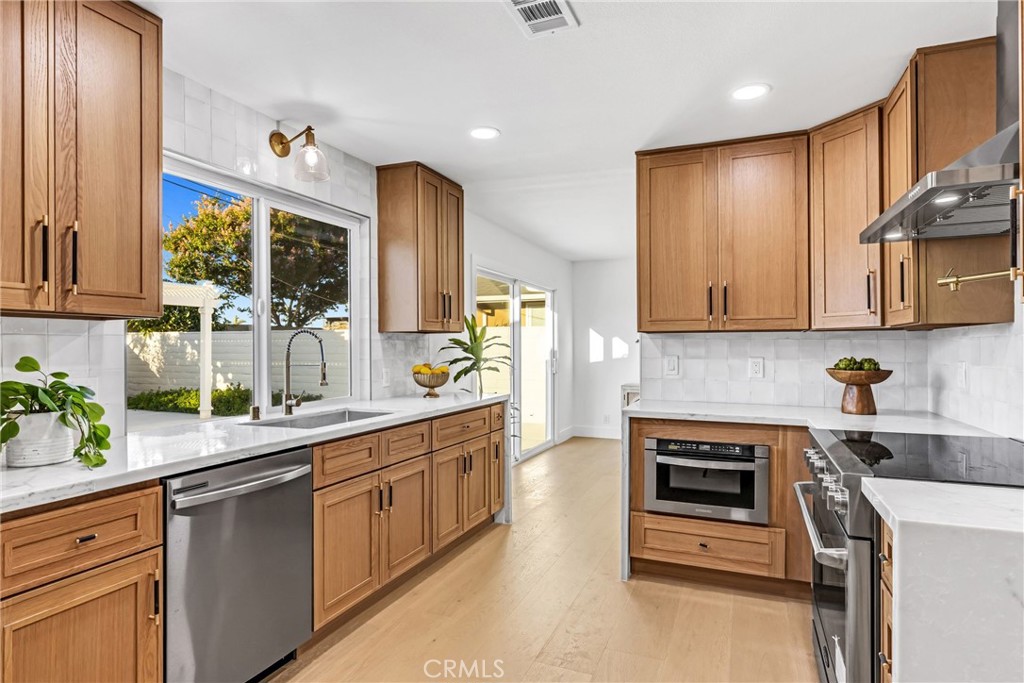9171 Regatta Drive