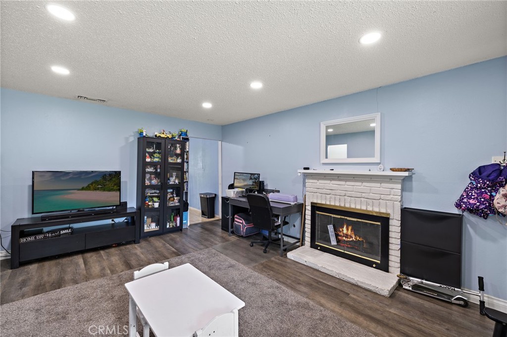 2295 N Tustin Street 84