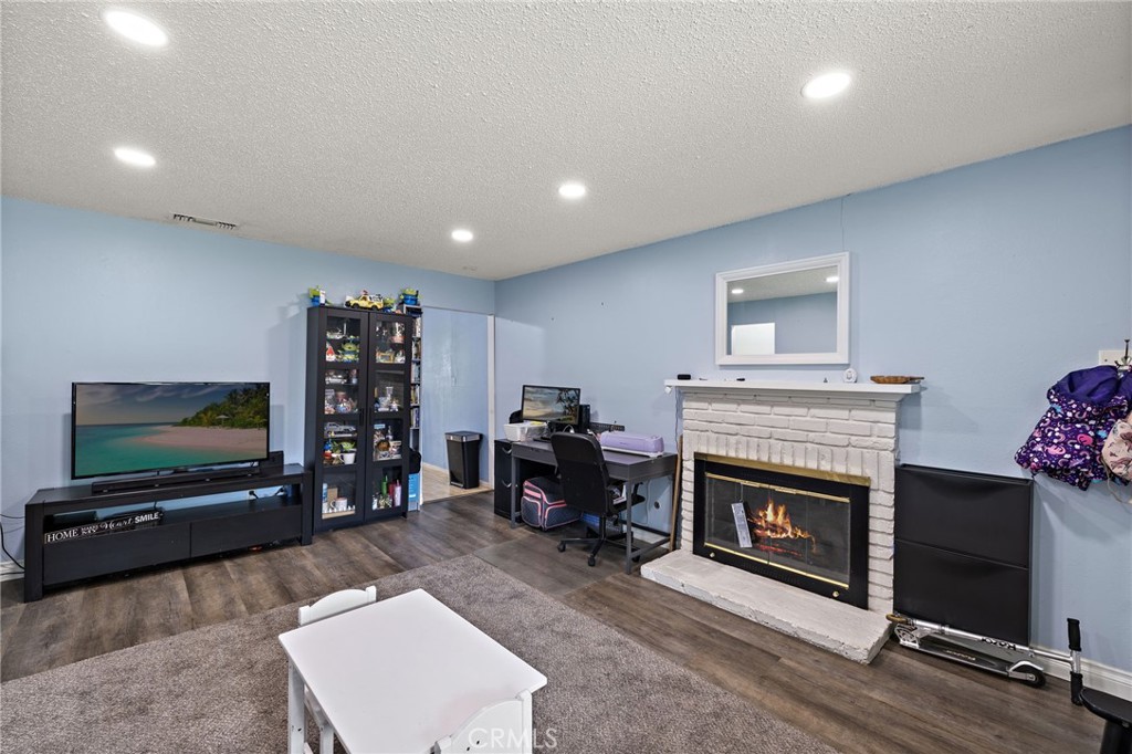 2295 N Tustin Street 84