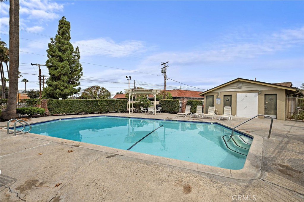 2295 N Tustin Street 84