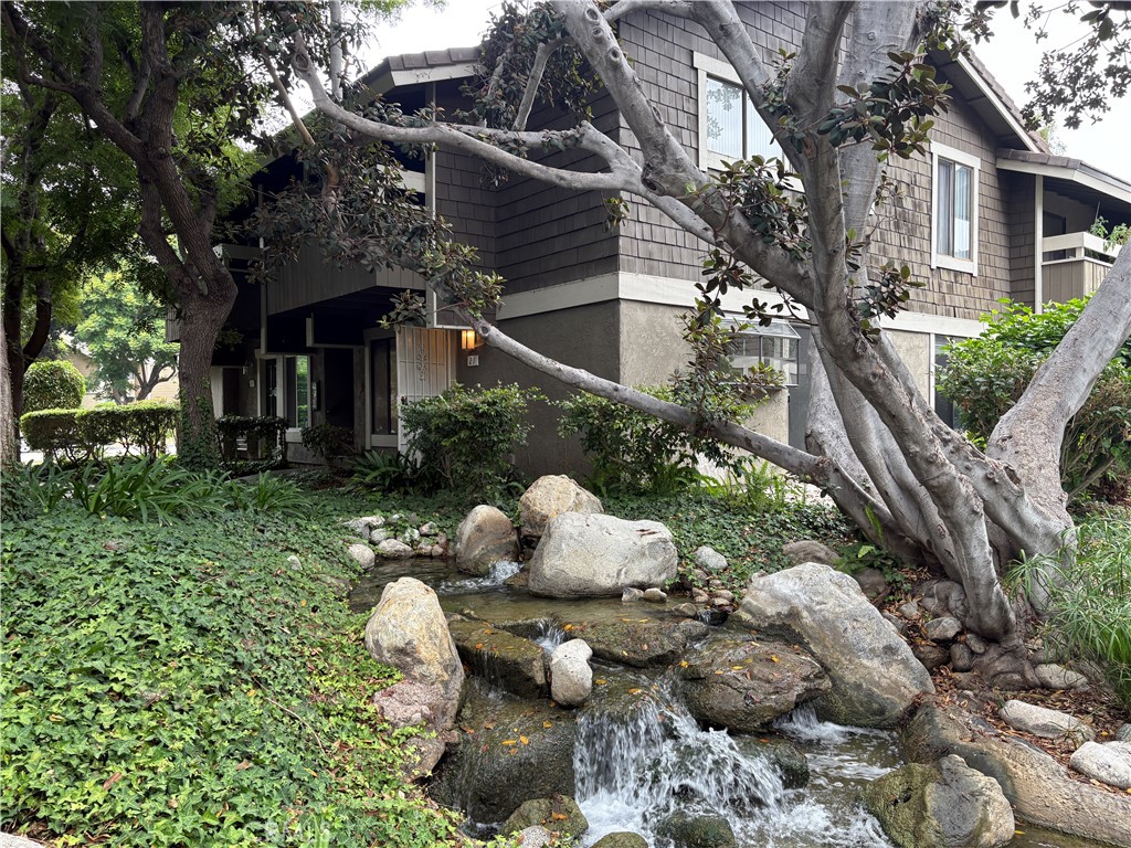 21 Streamwood