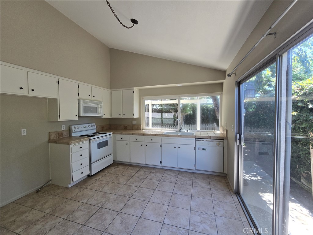 3682 HAMILTON Street