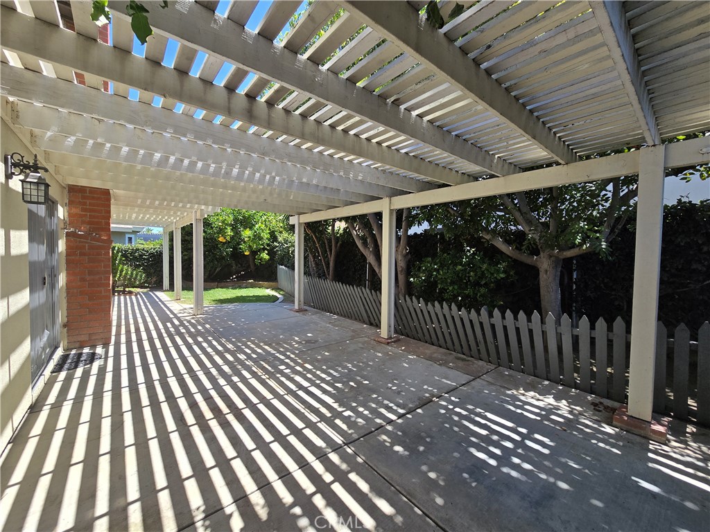 3682 HAMILTON Street