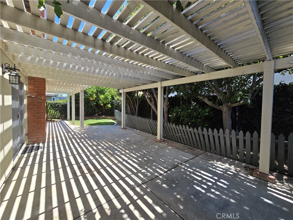 3682 HAMILTON Street