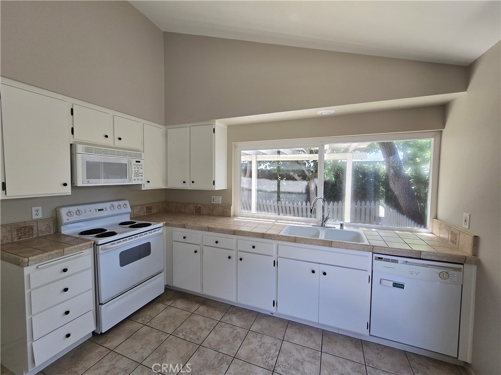 3682 HAMILTON Street