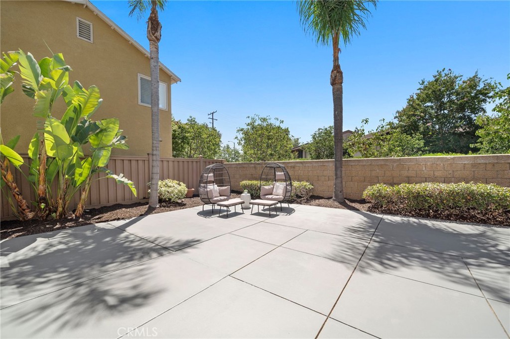 2855 N Santa Fe Place