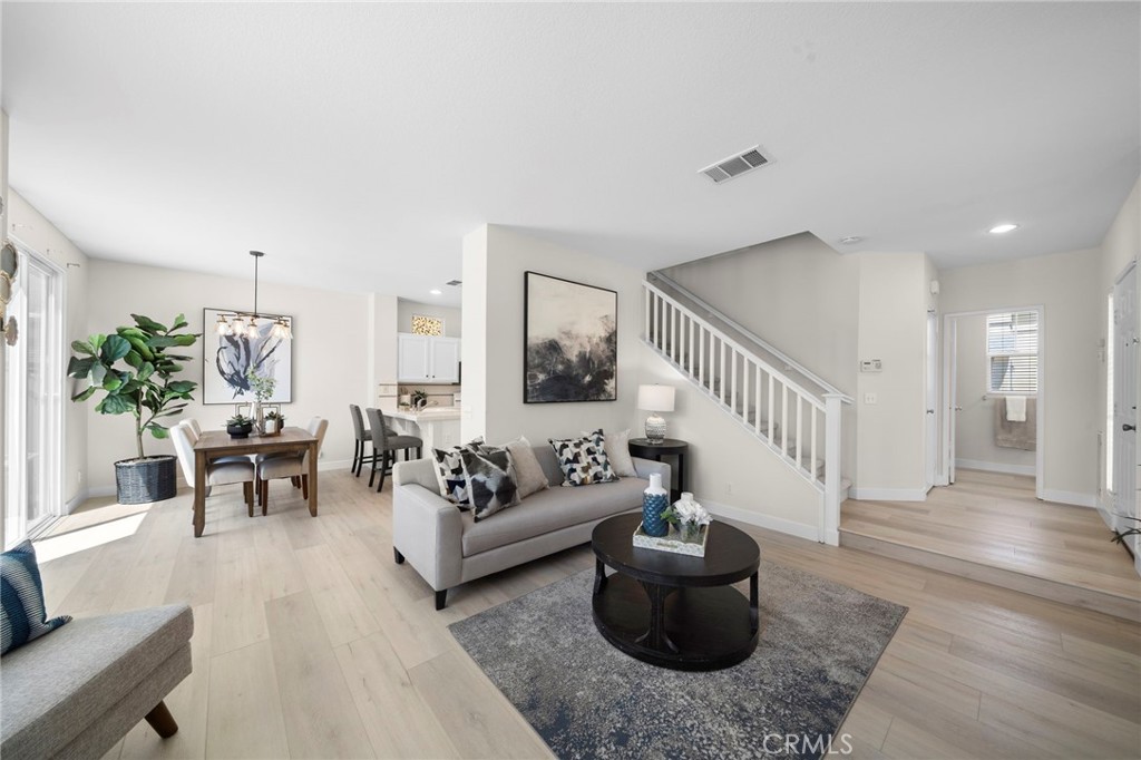 2855 N Santa Fe Place