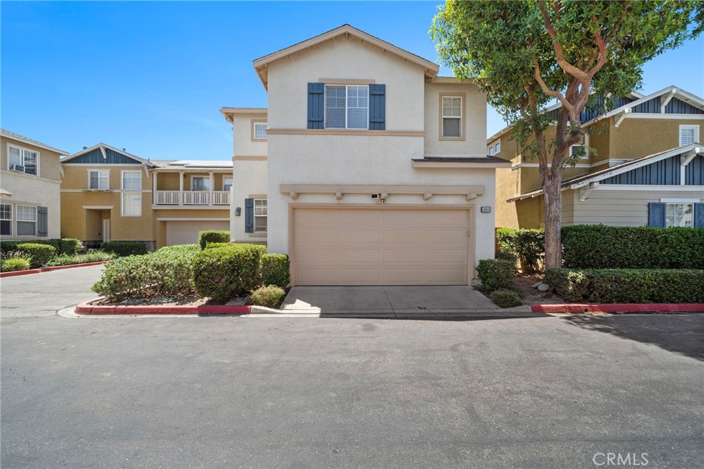 2855 N Santa Fe Place