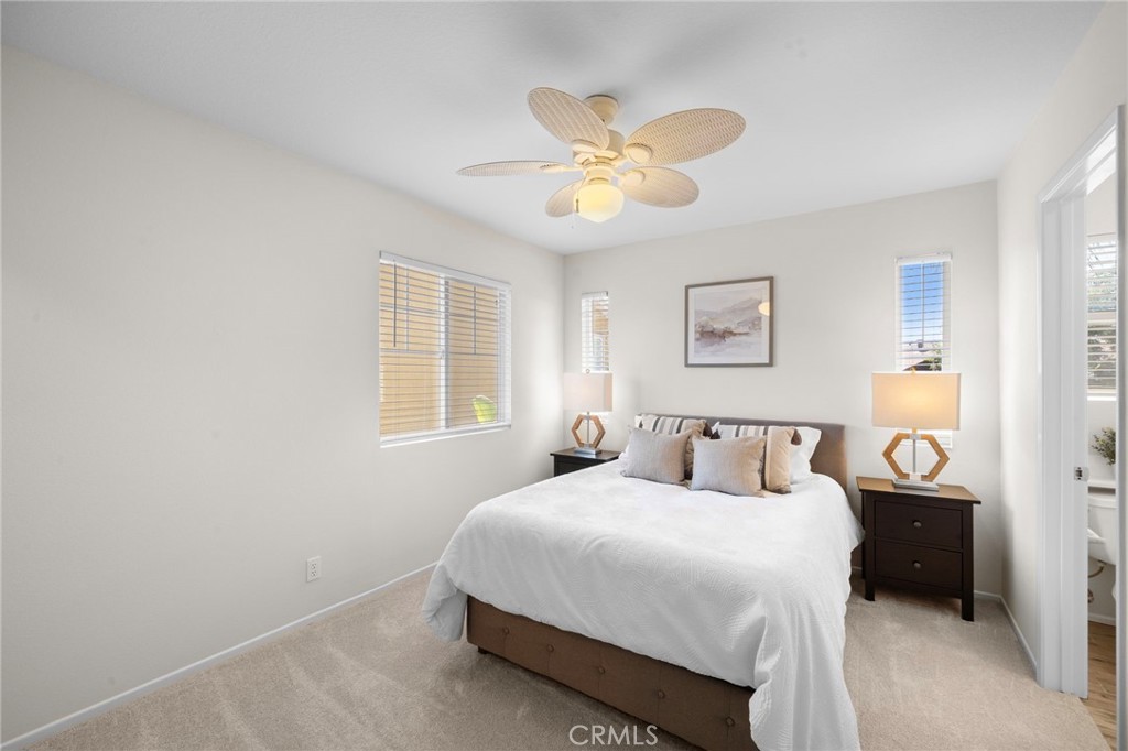 2855 N Santa Fe Place