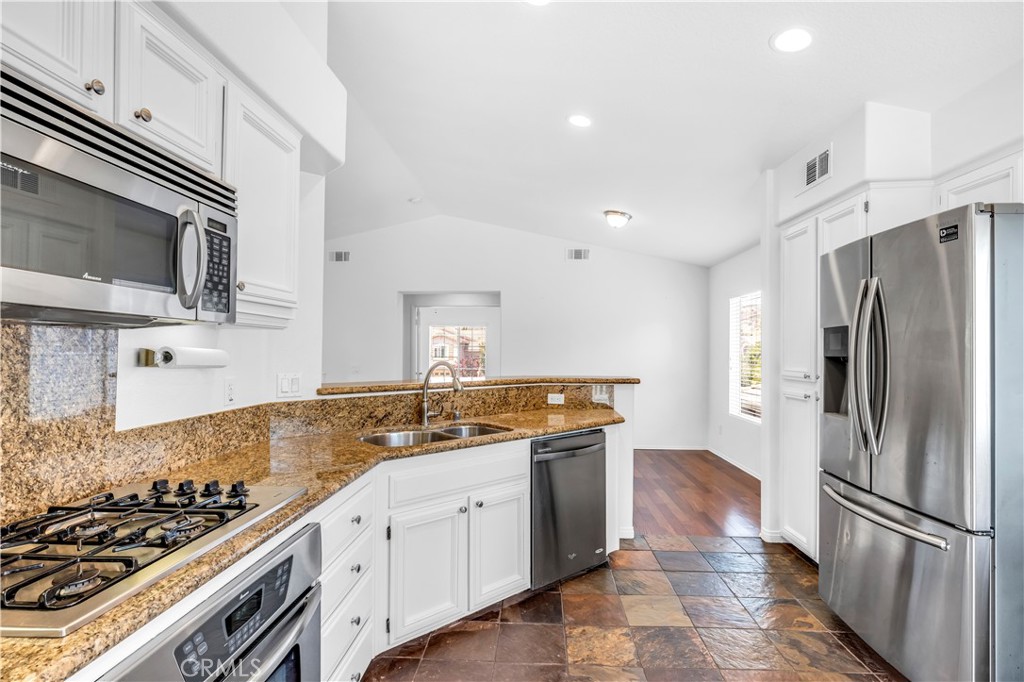 6 Tavella Place