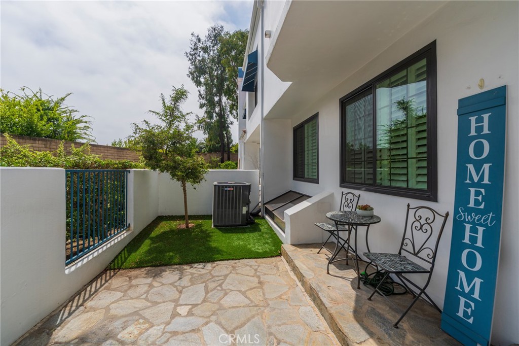 19561 Pompano Ln 104