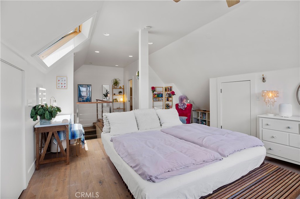 4541 E Broadway