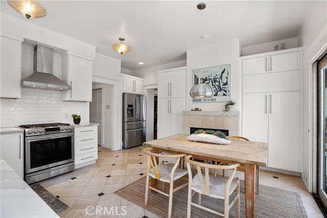 4541 E Broadway