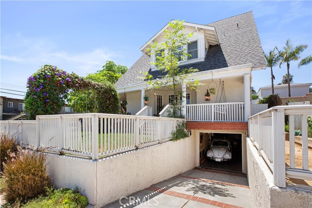 4541 E Broadway