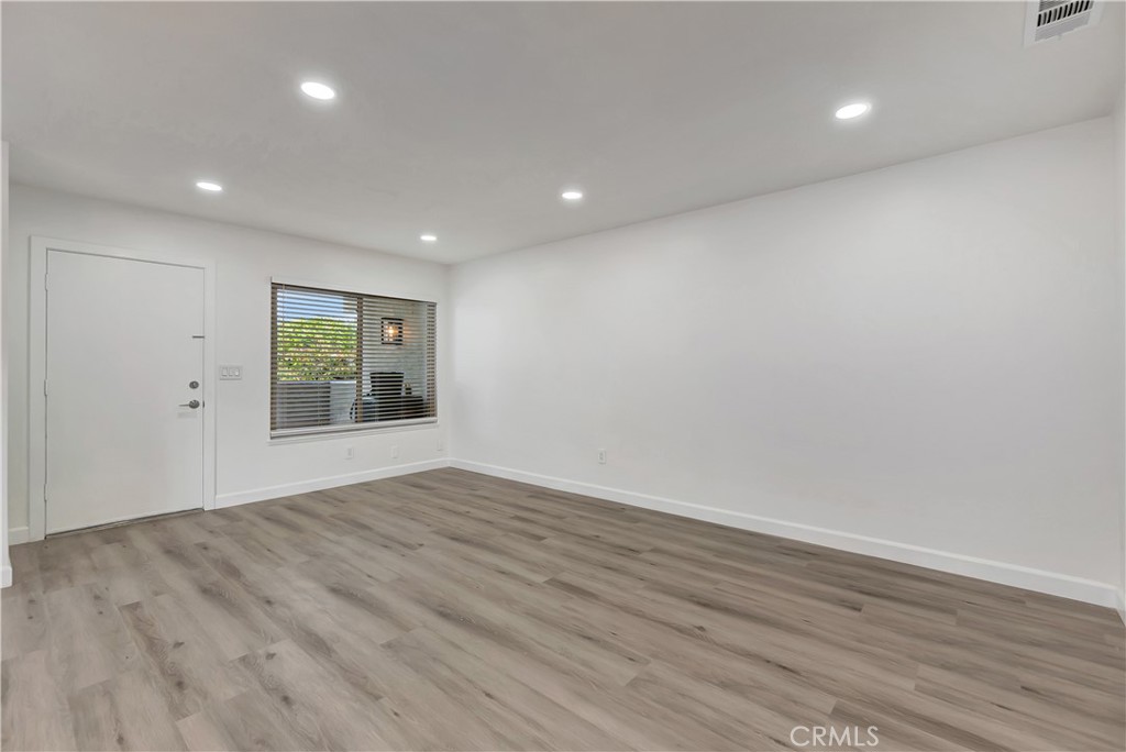 6672 Sun Drive B