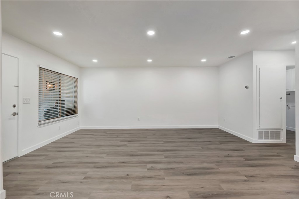 6672 Sun Drive B